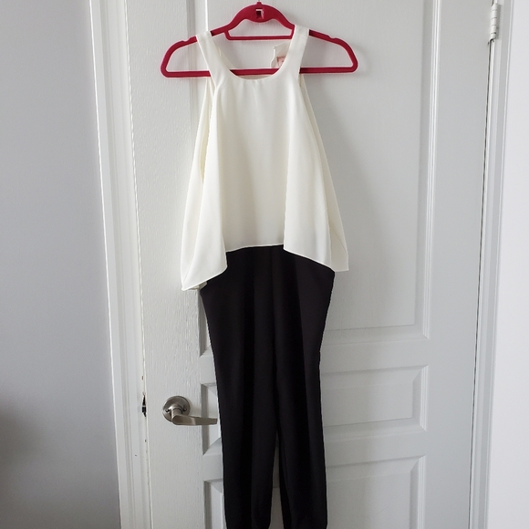 WOMENS WHITE/BLACK HALTER JUMPSUIT - Picture 2 of 12
